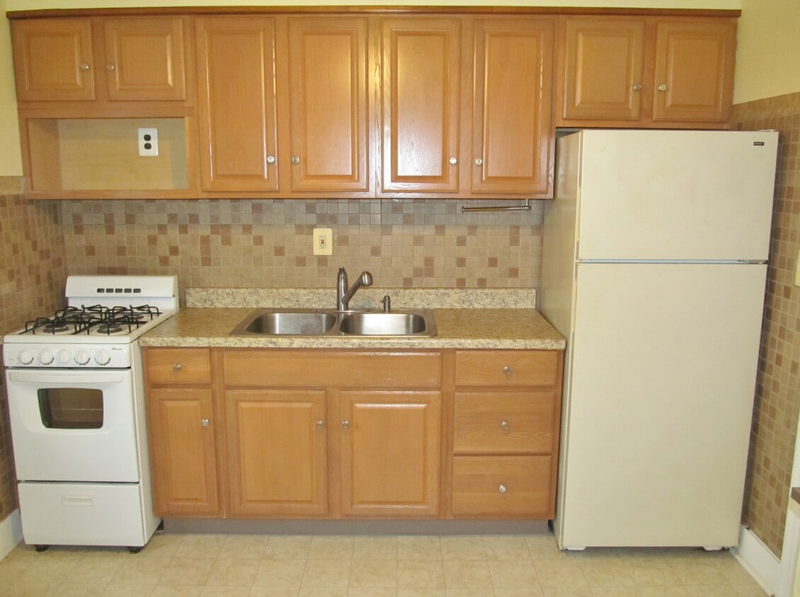 Primary Photo - 82 2nd Ave
