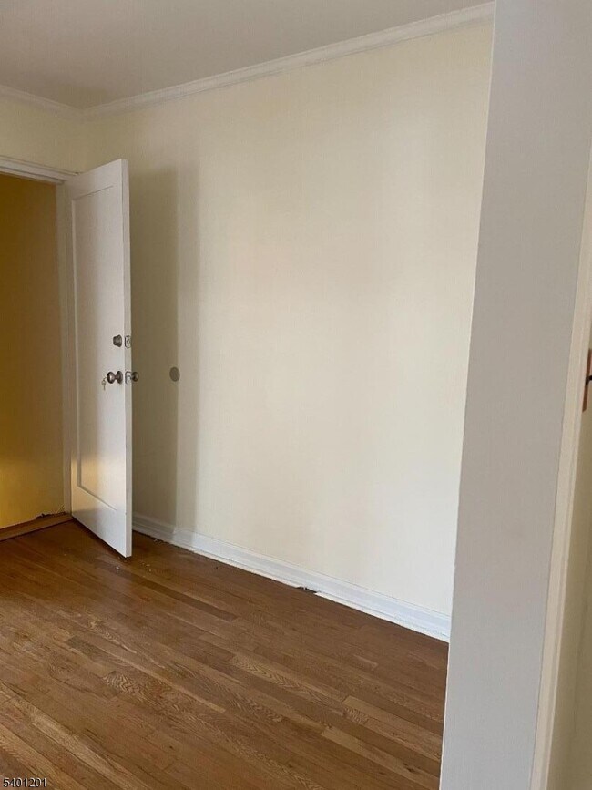 Foto del edificio - 138 Midland Pl