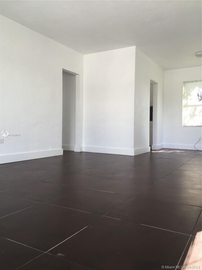 Foto del edificio - 1794 Normandy Dr