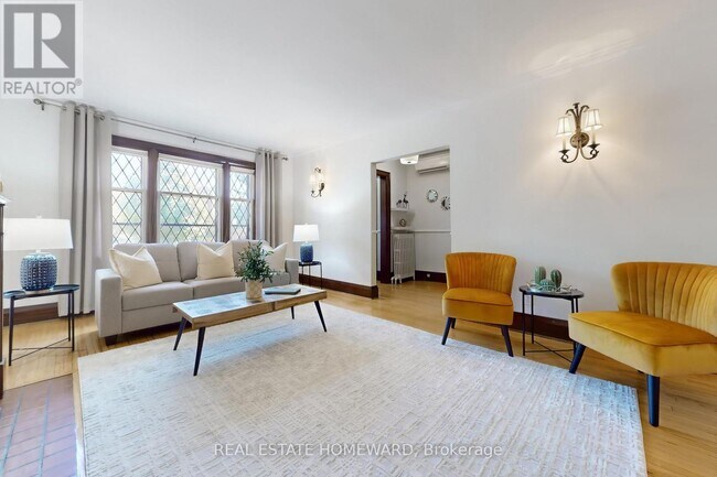 Photo du bâtiment - 250 Grenview Blvd S