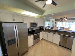 Building Photo - 1070 Woodshire Ln Building Photo - 1070 Woodshire Ln