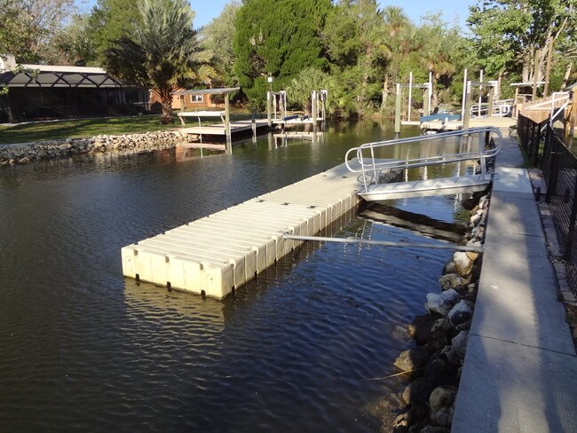 Building Photo - 11305 Pool Ct W