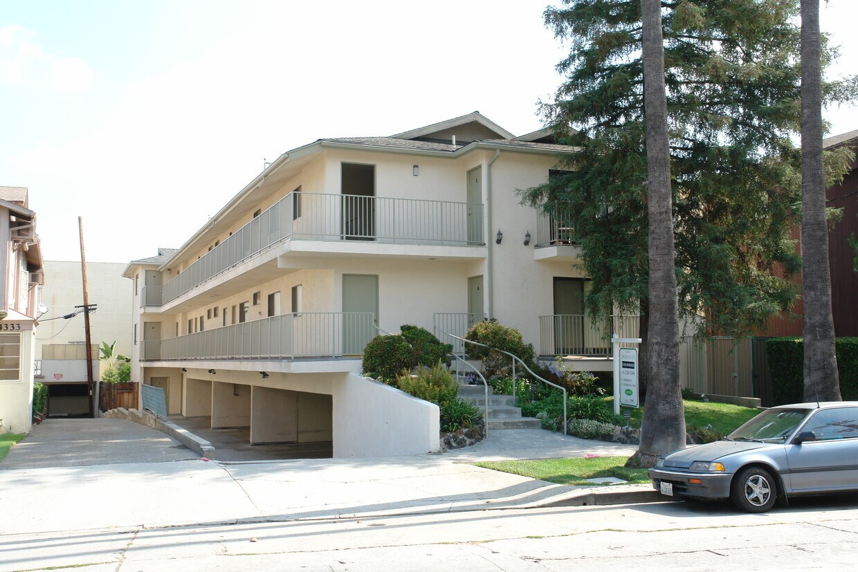 Building Photo - 14327 Dickens St