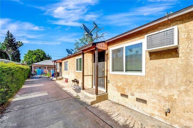 Foto del edificio - 2 br, 1 bath House - 14235 Sylvan St