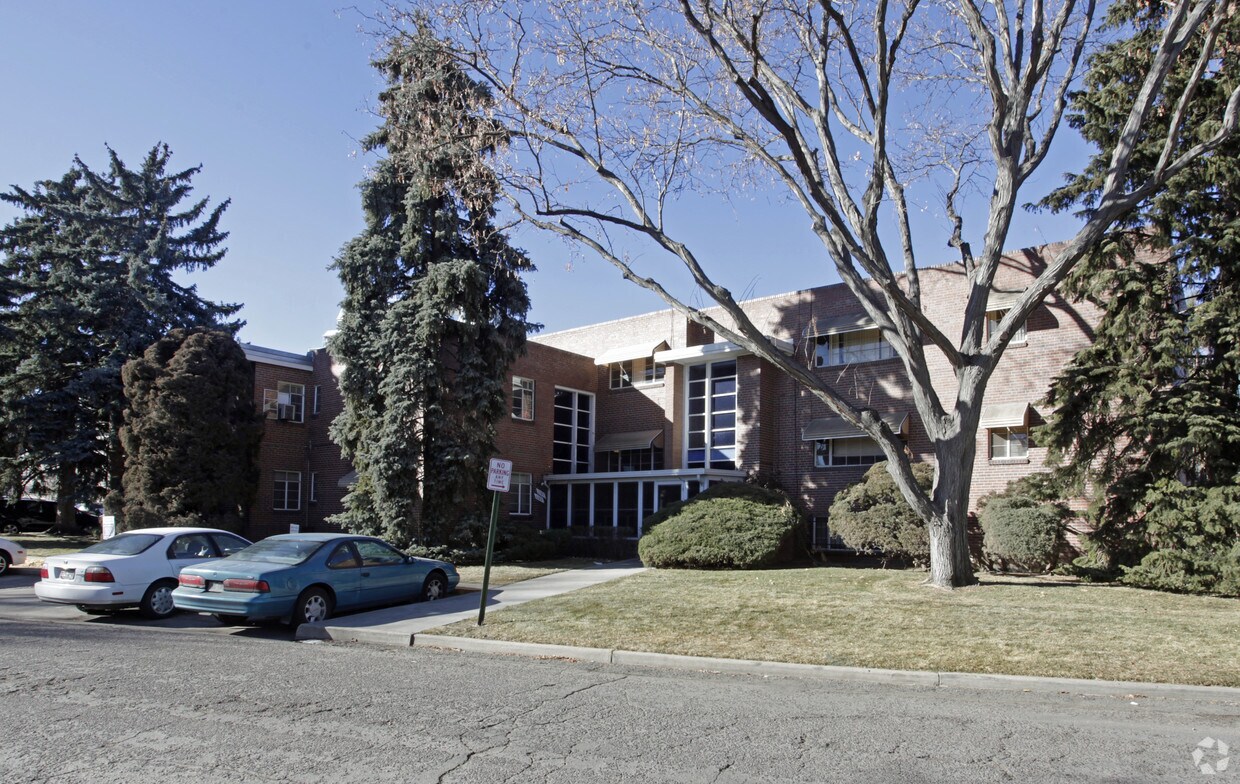 1181 Bellaire Apartments in Denver, CO