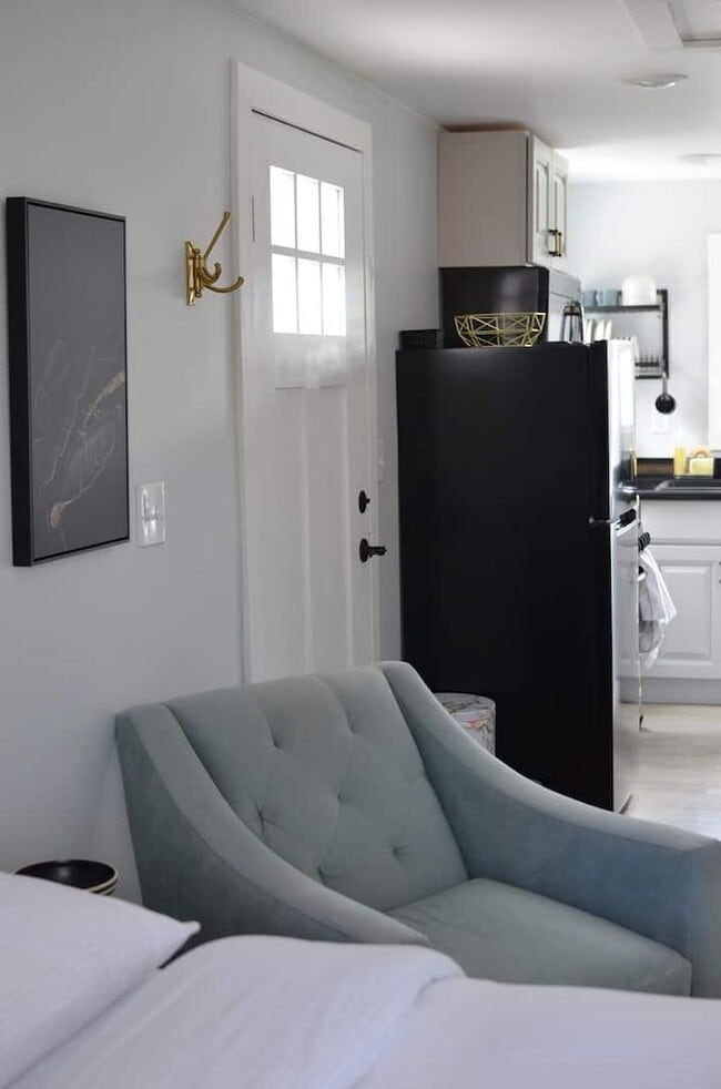 Foto del edificio - West Seattle - Studio Home with Yard
