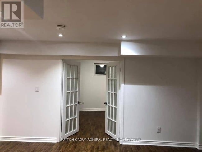 Photo du bâtiment - 39 Bassett Cres