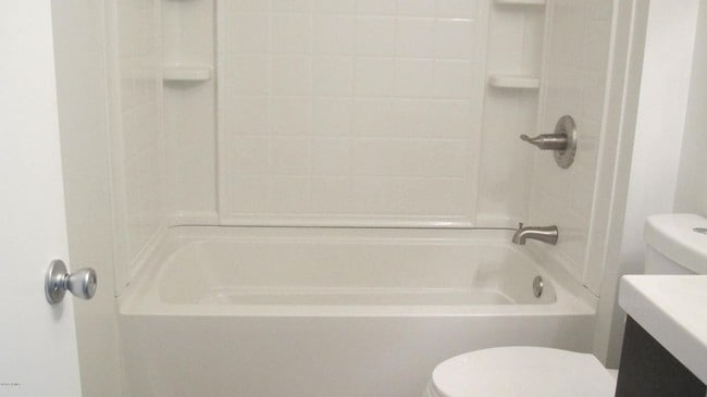 Foto del edificio - 2BR/2BA ground floor condo