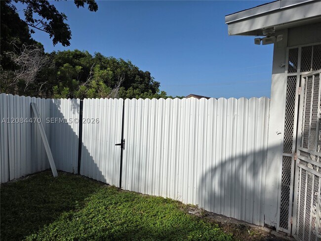 Foto del edificio - 16203 SW 302nd St