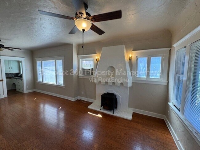 Photo - 1144 E Appleton St Apartment