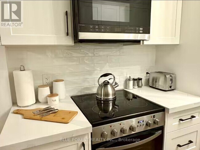 Building Photo - 79 Cartwright St