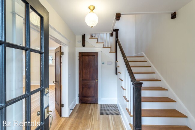Building Photo - 4 br, 3.5 bath House - 1509 Cascade Ave