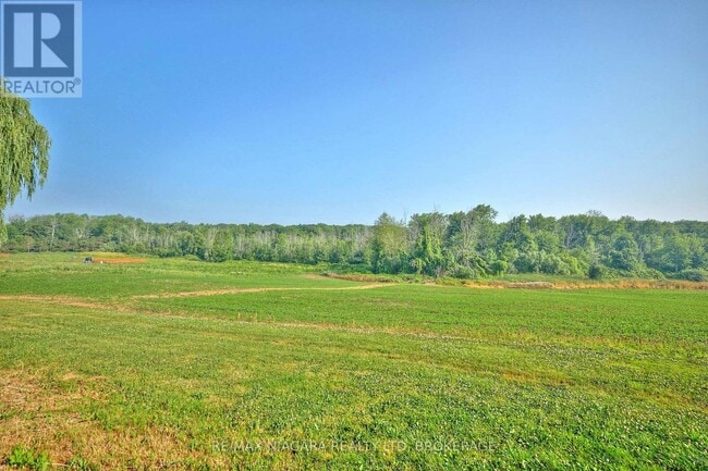 Photo du bâtiment - 298 Ridge Rd W