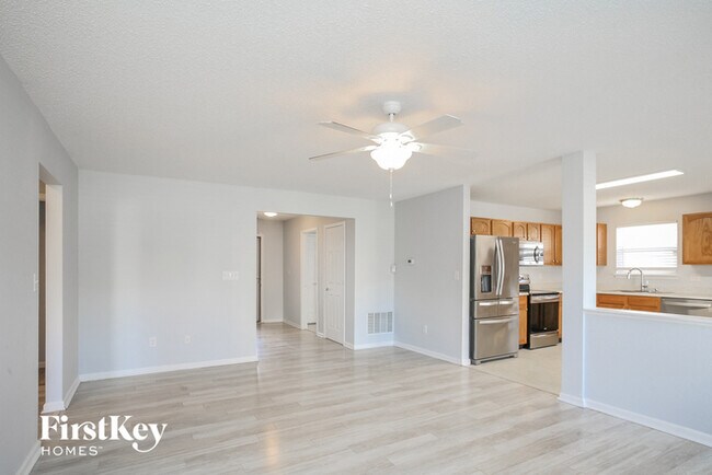 Building Photo - 5673 Loudon Dr