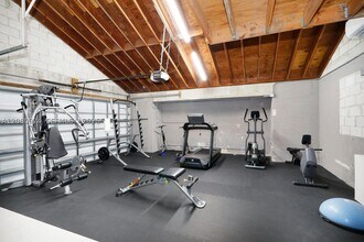 Building Photo - 6121 SW 104th St