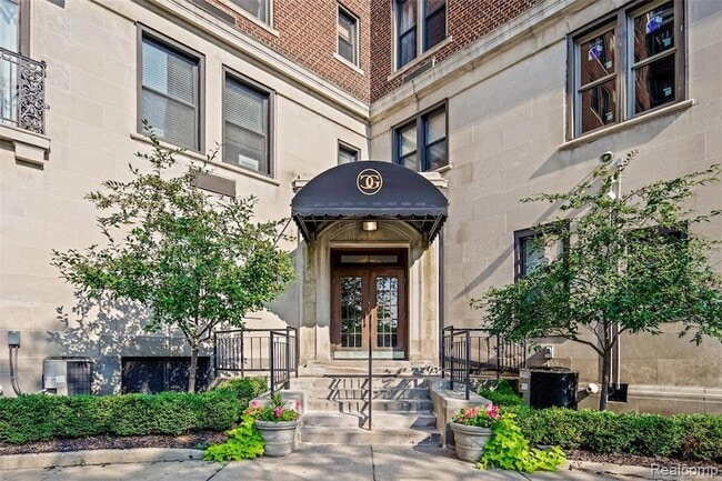 Foto del edificio - 2900 E Jefferson Ave