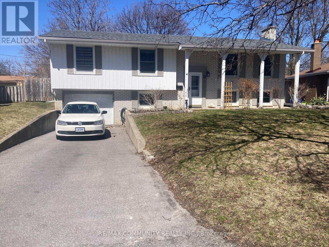Primary Photo - 11 Hillside Crescent