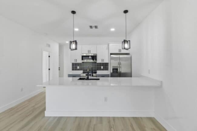 Foto del edificio - 8249 Dimstead St