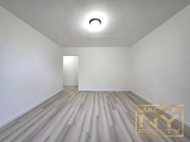 Building Photo - 2 bedroom in FLUSHING NY 11367