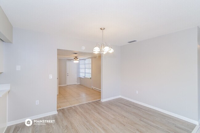 Building Photo - 649 Sheridan Dr