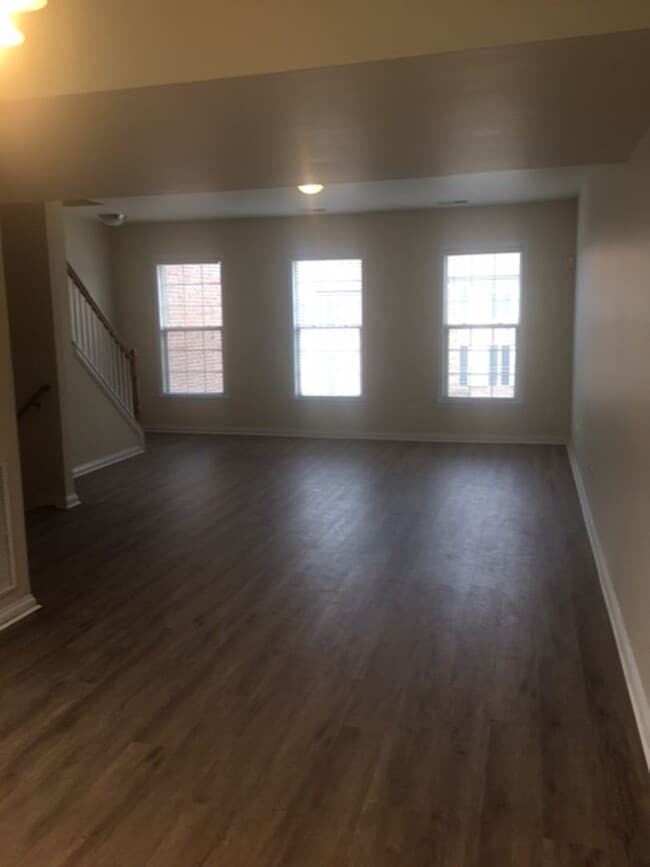 Foto del edificio - Spacious 3 bedroom townhouse in Dove Creek Subdivision!        20260504