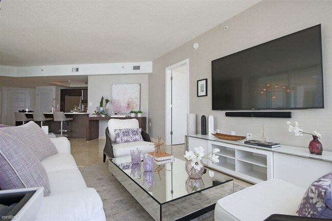 Building Photo - 3 br, 2 bath Condo - St Tropez