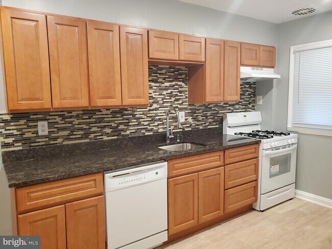 Foto del edificio - 1503 Burnwood Rd