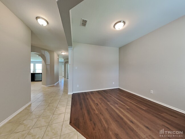 Foto del edificio - 125 Creek Terrace Dr