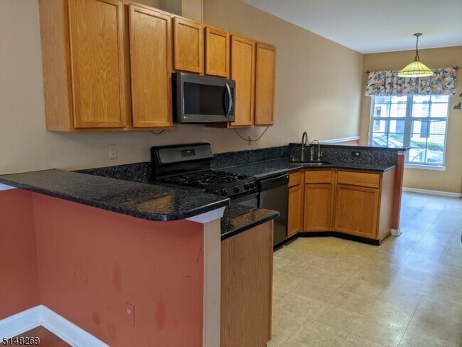 Building Photo - 117 Cardigan Ct
