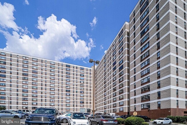 Building Photo - 4600 Duke St