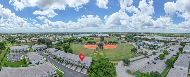 Foto del edificio - 16966 SW 2nd Ct