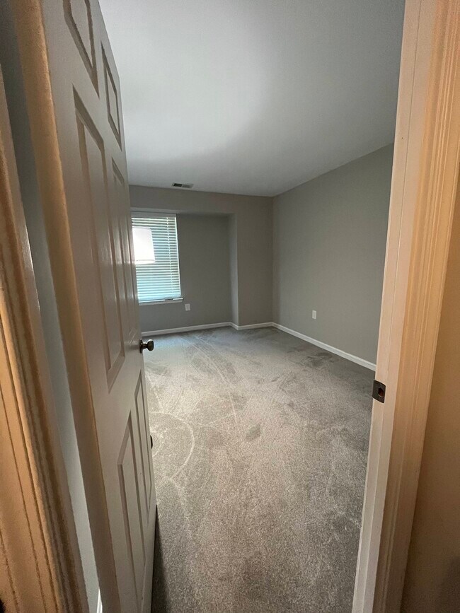 Room for rent - 4915 Kirbywood St