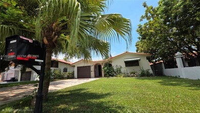 Building Photo - 3431 SW 63rd Ave