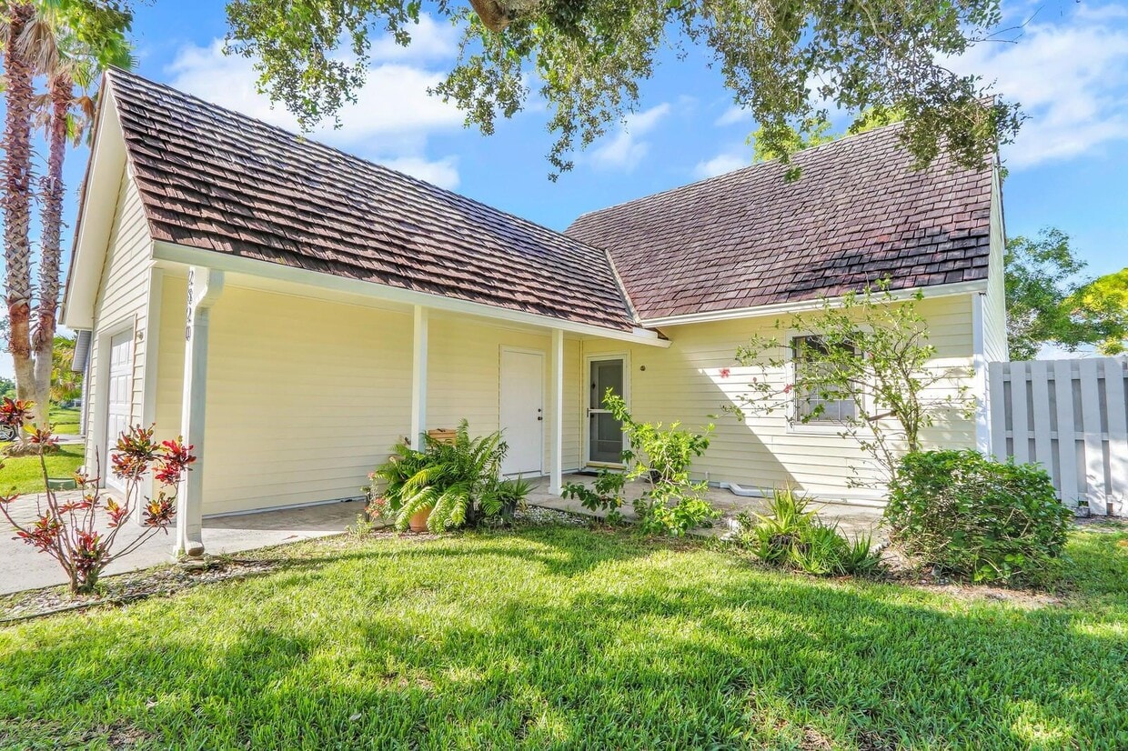 Building Photo - 2820 Black Pine Ct