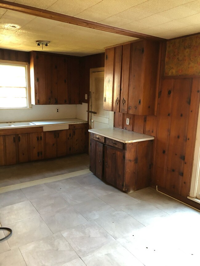 Building Photo - 1732 Malcolm St