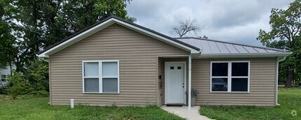 Building Photo - 1010 S Singleton