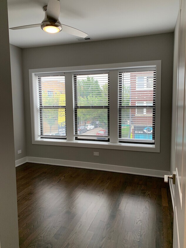 Foto del edificio - 4458 N Kedzie Ave