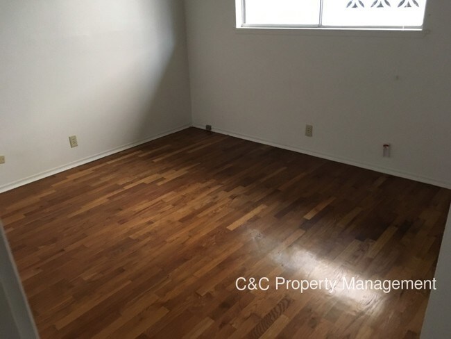 Building Photo - 1113 McClellan Ave