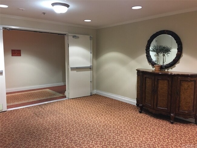 Foto del edificio - 580 W Main St