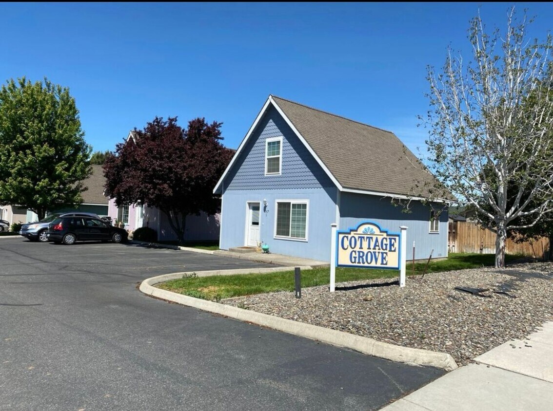 Entrada a Cottage Grove - 1913 N Chestnut St