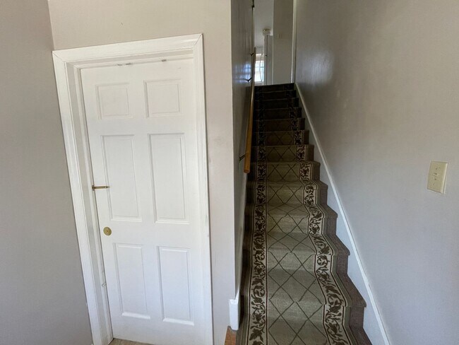 Foto del edificio - 2 bedroom Home Near Campus! Preleasing for 26/27 School Year!