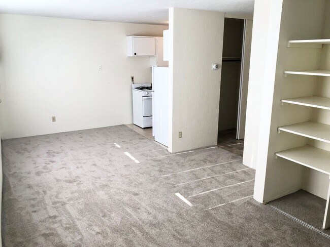 Interior Photo - Yale Place