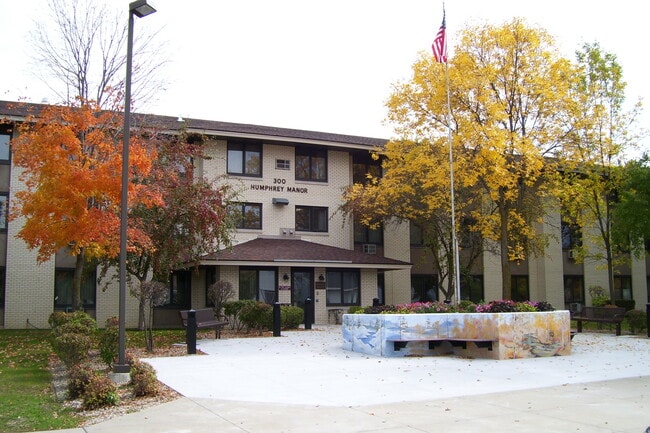 Building Photo - 300 2nd St SE Building Photo - 300 2nd St SE