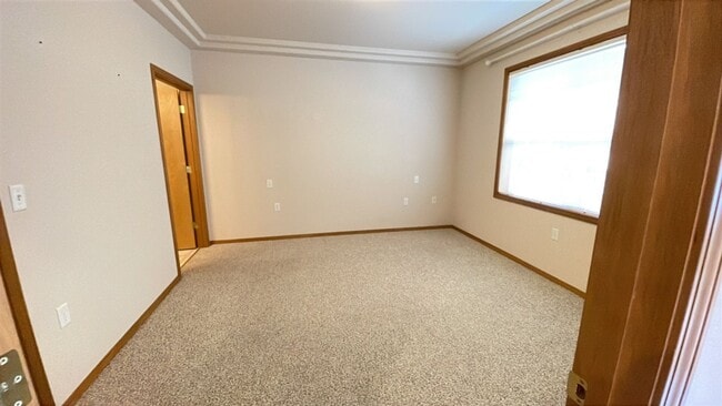 Building Photo - 834 Pavilion Pl