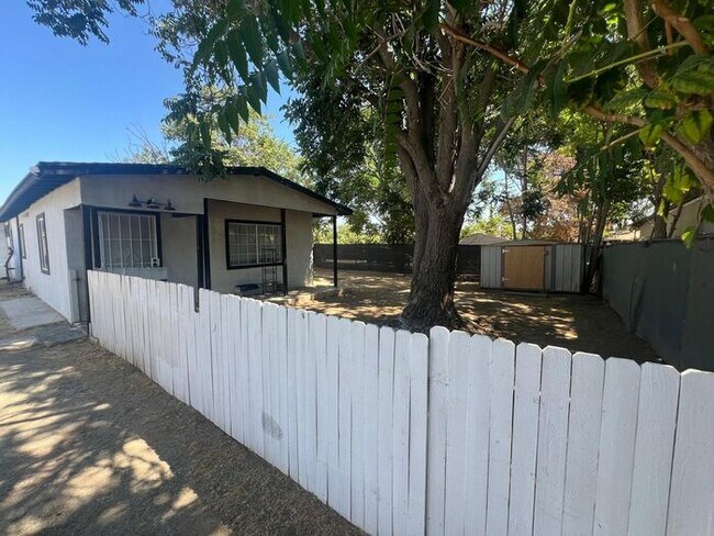 Building Photo - Fully Furnished 3 Bed House for Rent Campb...