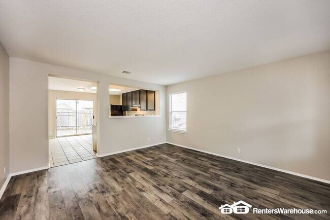 Foto del edificio - $500 off special.  Two Story 3 bed / 2.5 b...