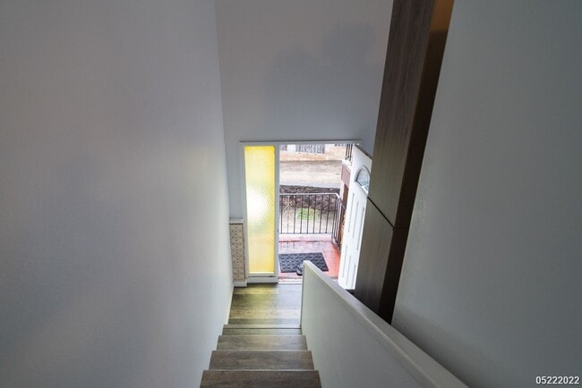 Building Photo - Spacious 1BR/1BA/1PKG near Waikele