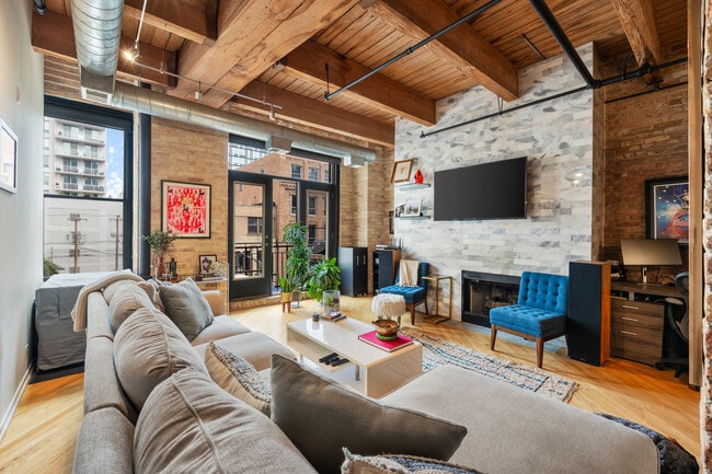 Building Photo - 375 W Erie St