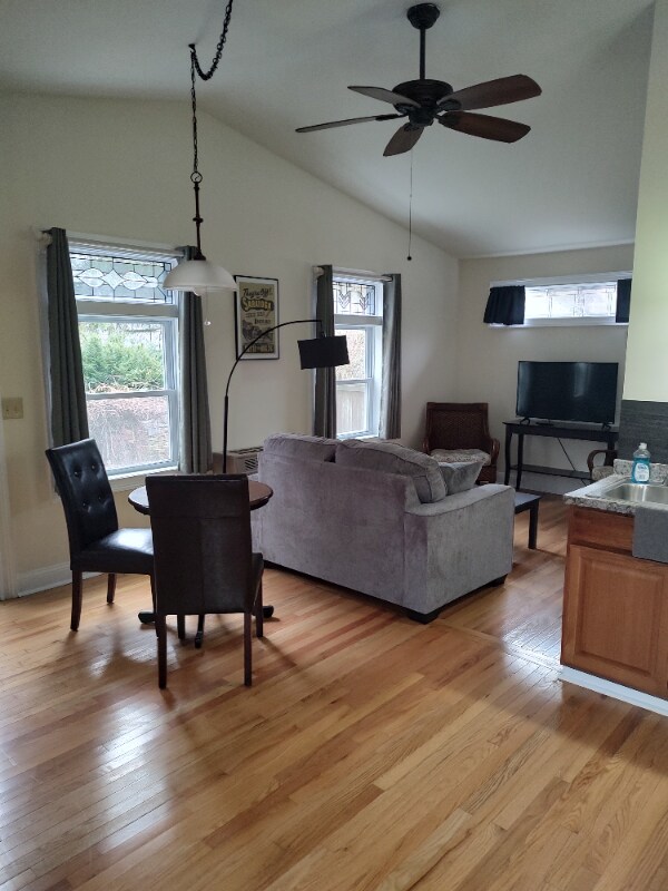Foto principal - 139 Traver Rd