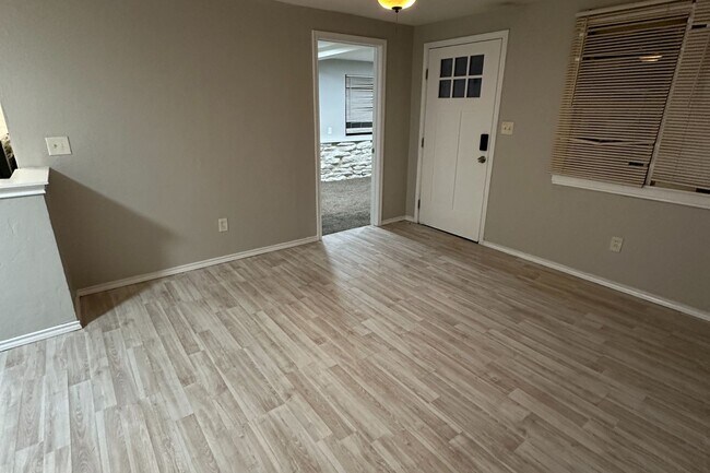 Foto del edificio - 3632 Firethorn Dr